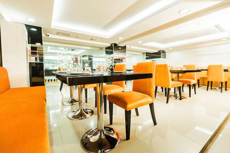 Le Touch� Hotel