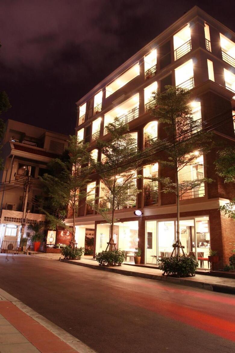 Mirth Sathorn Hotel