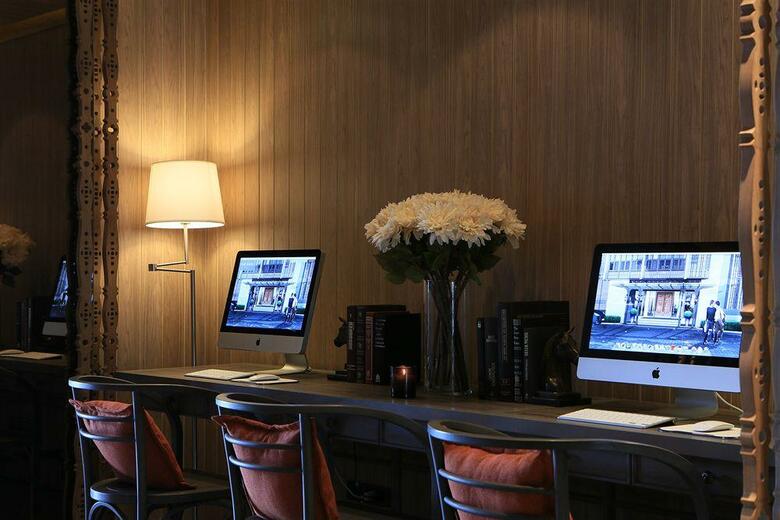 Hotel Riva Surya Bangkok