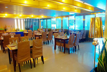 Centric Place Hotel