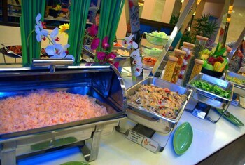 Centric Place Hotel