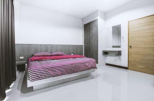 Hostal Ra Residence Phuket