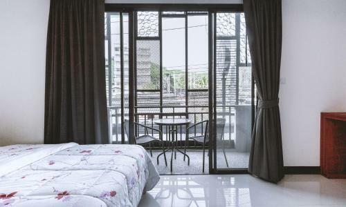 Hostal Ra Residence Phuket