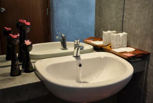 Hotel Baan Phuchalong Bungalow