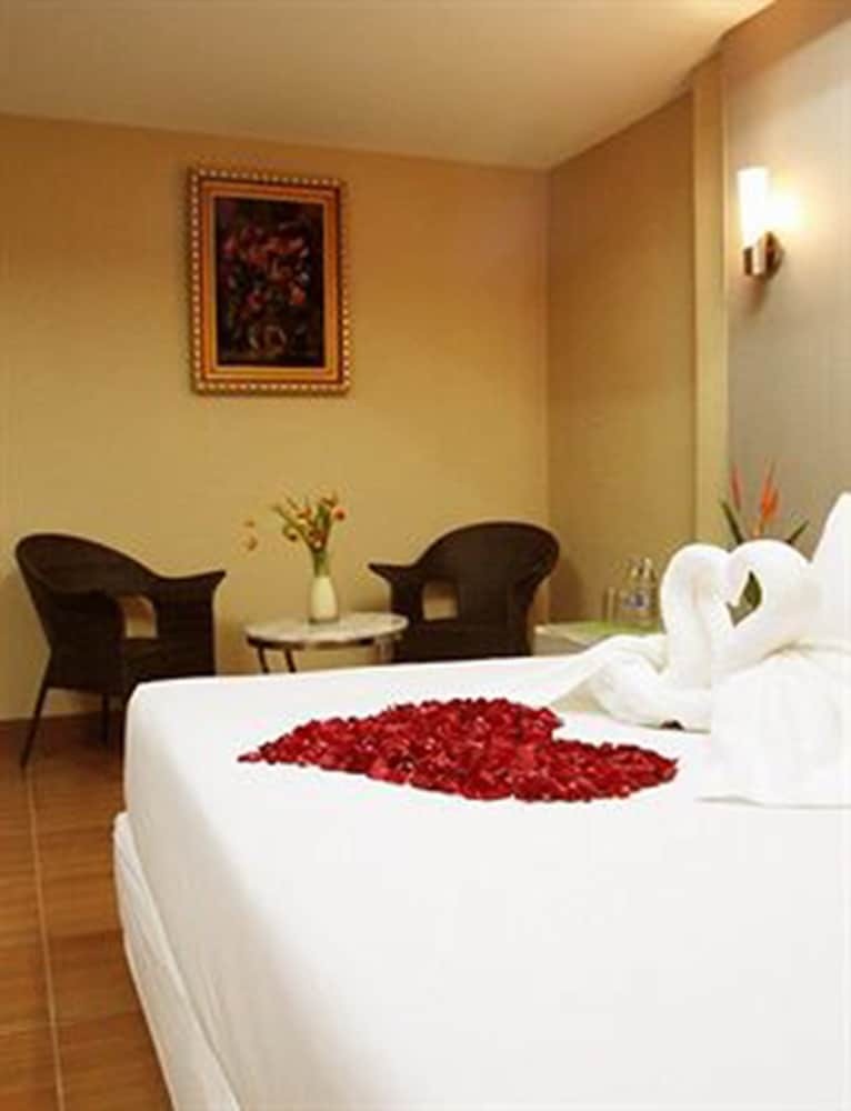 Lodge Shadi Home & Residence