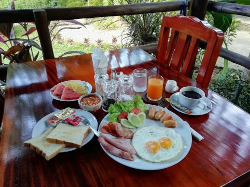 Hostal Macura Resort