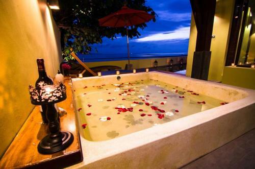 Hotel Chantaramas Resort & Spa