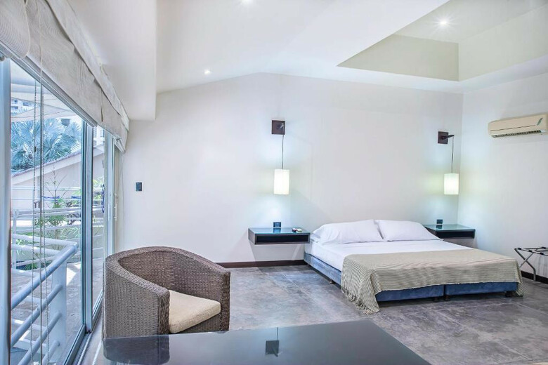 Hotel Santorini Express Y Caba�as