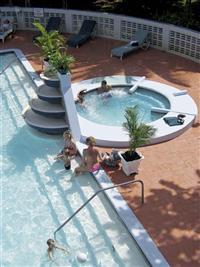 Hotel Point Village Resort