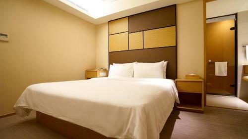 Ji Hotel Urumqi Yangzijiang Road