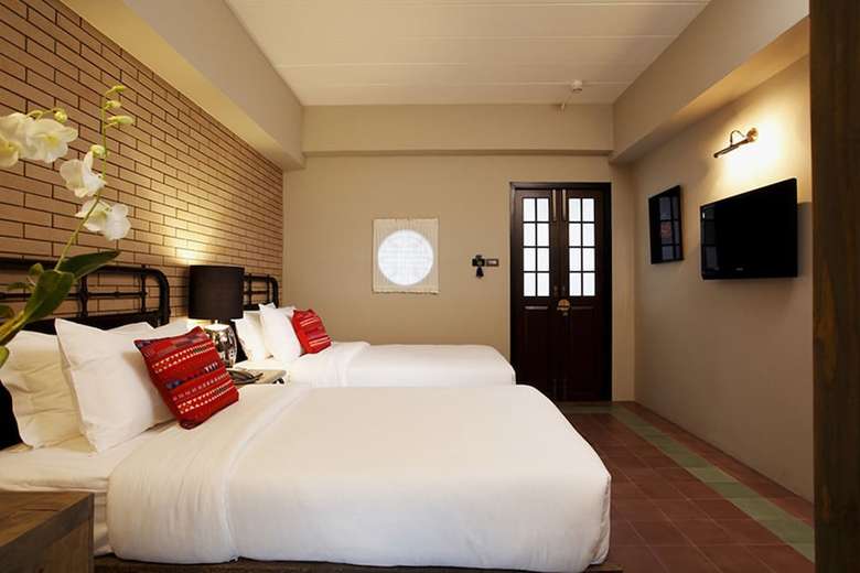 Hotel Baan Chart