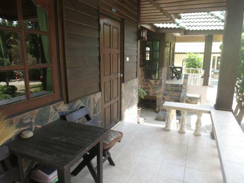 Dewshore Resort