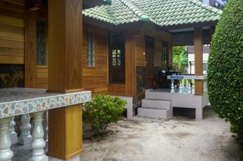 Dewshore Resort