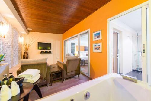 Hotel The Key Sukhumvit Bangkok By Compass Hospitality