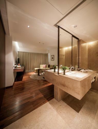 Lit Bangkok Hotel