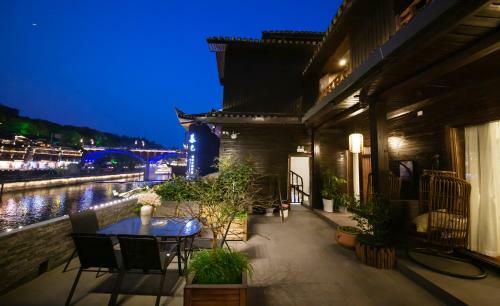 Posada Fenghuang Jianghu Inn