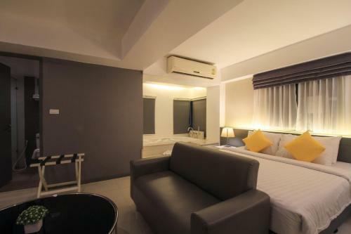 Myhotel Cmyk@ratchada