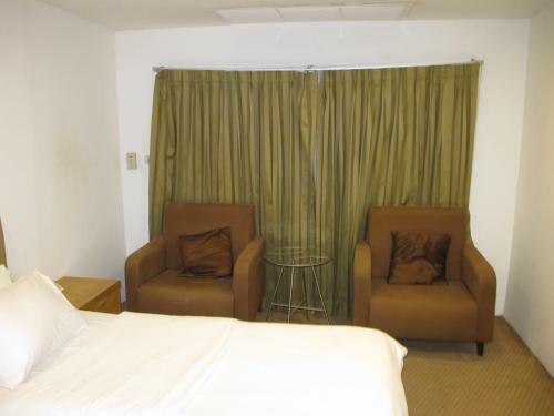 Suriwongse Hotel