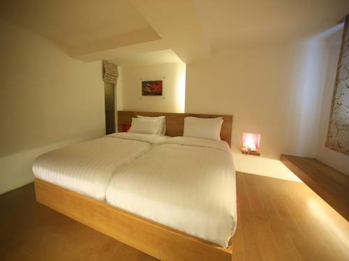 Bed & Breakfast Silom One