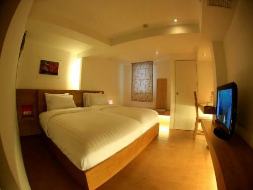 Bed & Breakfast Silom One