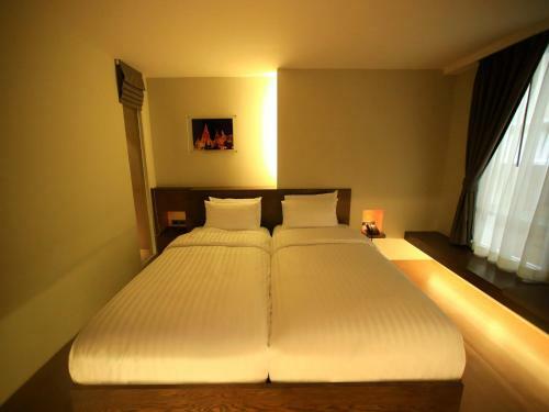 Bed & Breakfast Silom One