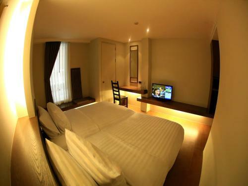 Bed & Breakfast Silom One