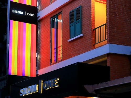Bed & Breakfast Silom One