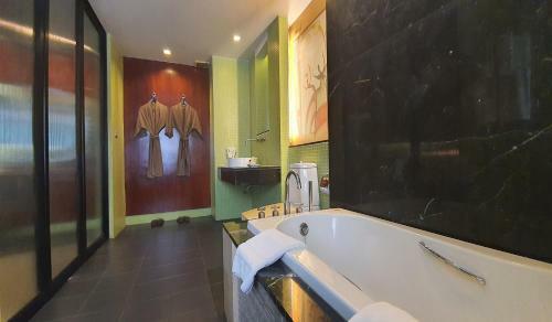 Long Beach Garden Hotel & Spa