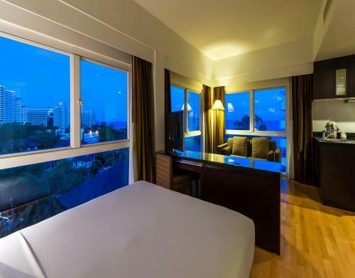 Hotel Rcg Suites Pattaya