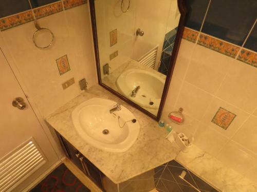 Jomtien Plaza Suite Apartments