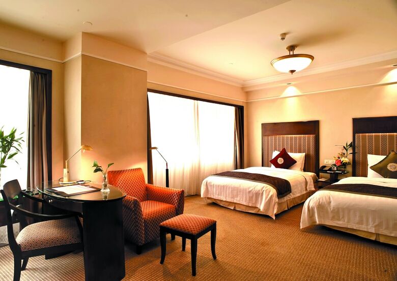 Howard Johnson Ginwa Plaza Hotel