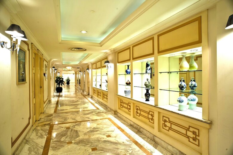 Howard Johnson Ginwa Plaza Hotel
