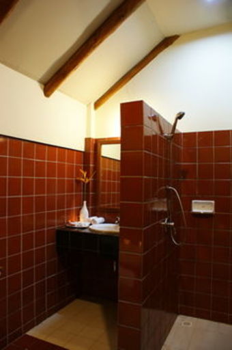 Hotel Botany Beach Resort