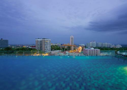 Aiyara Grand Hotel