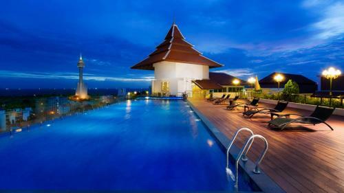 Aiyara Grand Hotel