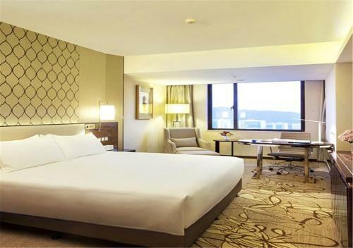 Xiamen Airlines Lakeside Hotel