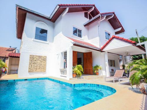 Naklua Pool Villa By Pattaya Sunny Rentals
