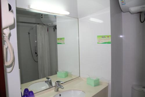 Fengyi Hotel