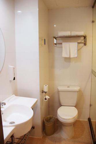 Hotel Hanting Express Xuchang Trainstation
