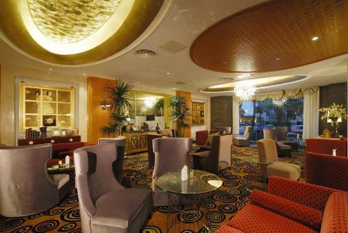 Yizui Crown Hotel