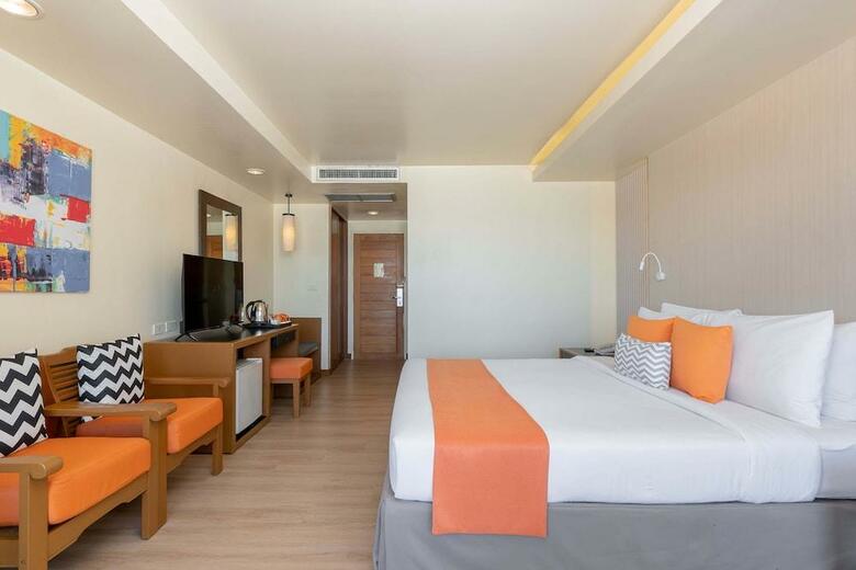 Sunshine Hotel And Residences