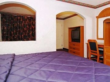 Hotel Comfort Inn  And  Suites