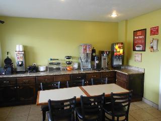 Hotel Econo Lodge East