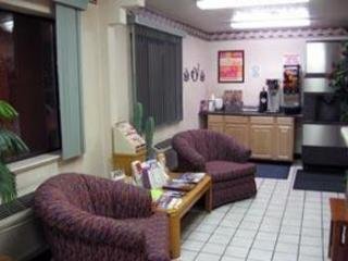Hotel Econo Lodge East