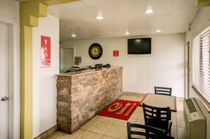 Hotel Econo Lodge East