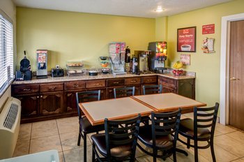 Hotel Econo Lodge East