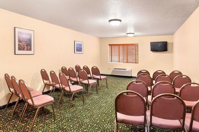 Hotel Comfort Inn & Suites