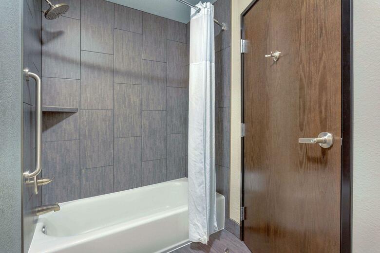 Hotel Comfort Inn & Suites