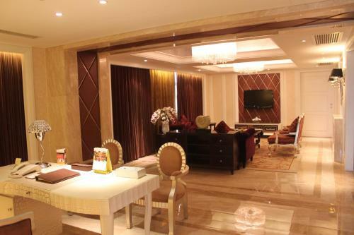 Zhengzhou Guangdong Hotel