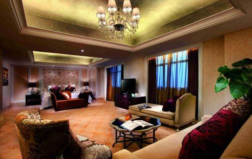 Zhengzhou Guangdong Hotel